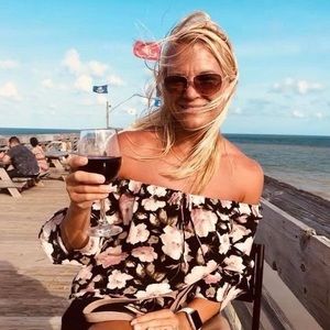 Meet your Posher, Staci